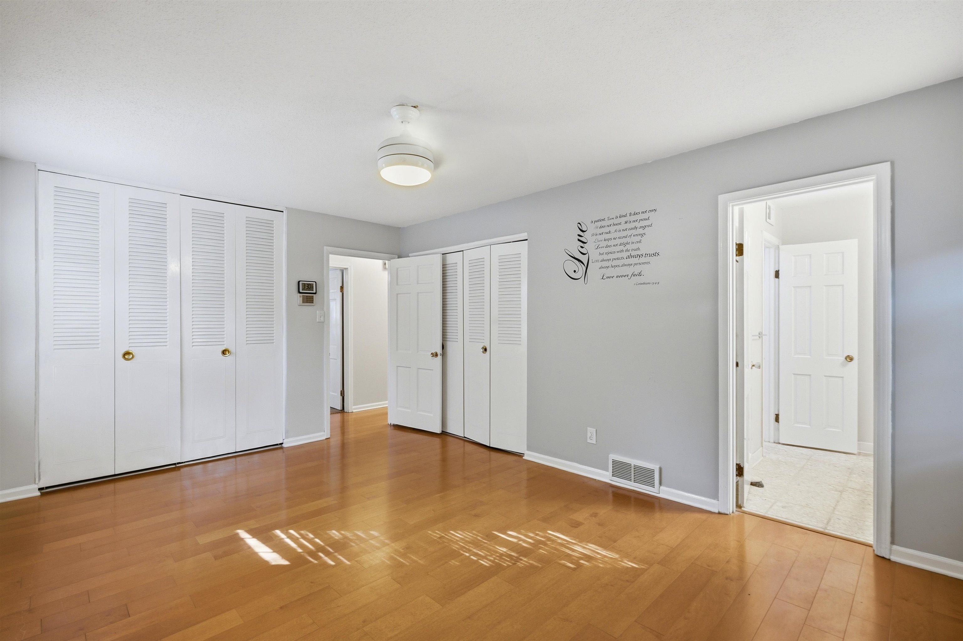 130 N Graham St Property Photo 17