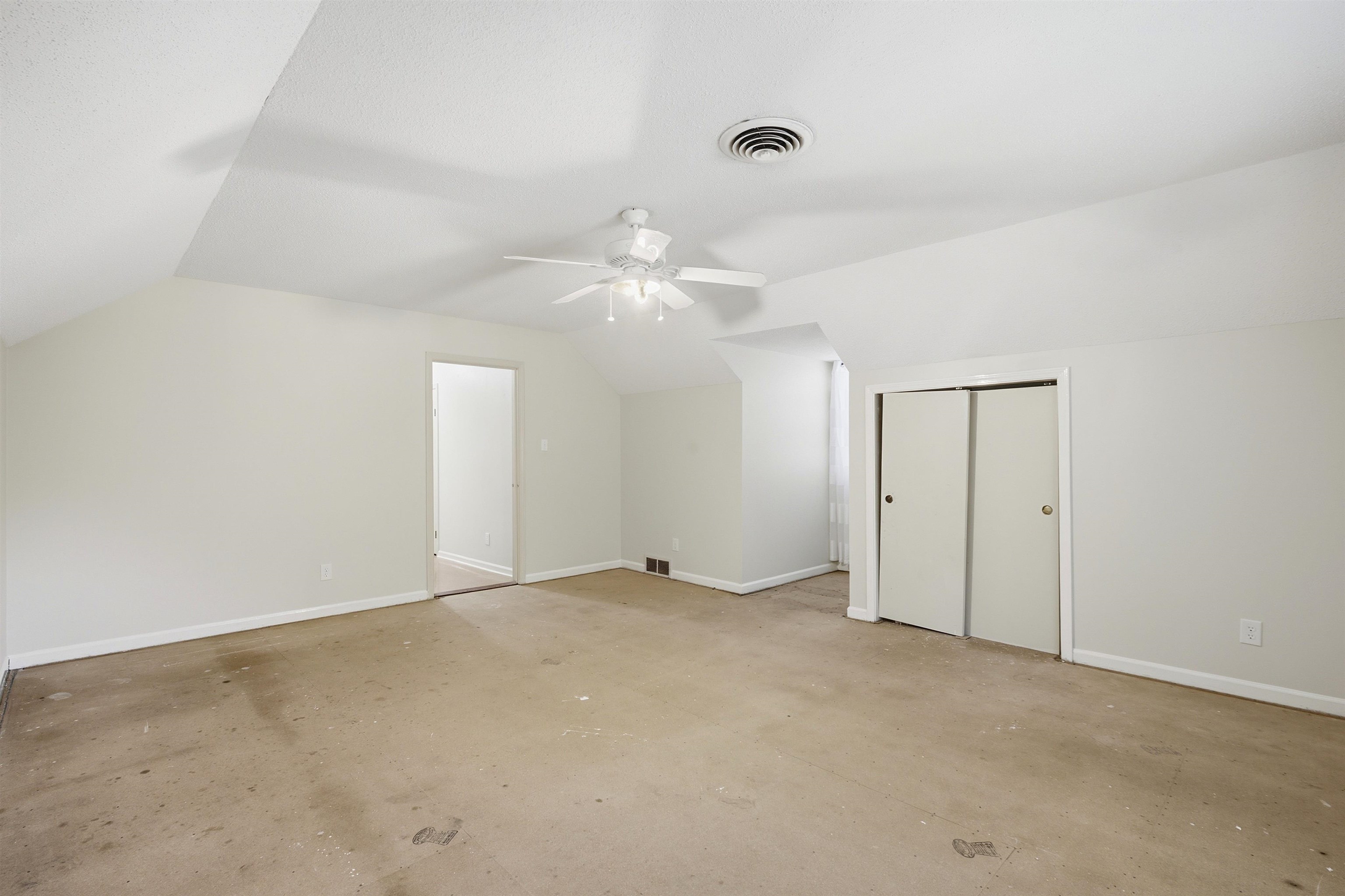 130 N Graham St Property Photo 28
