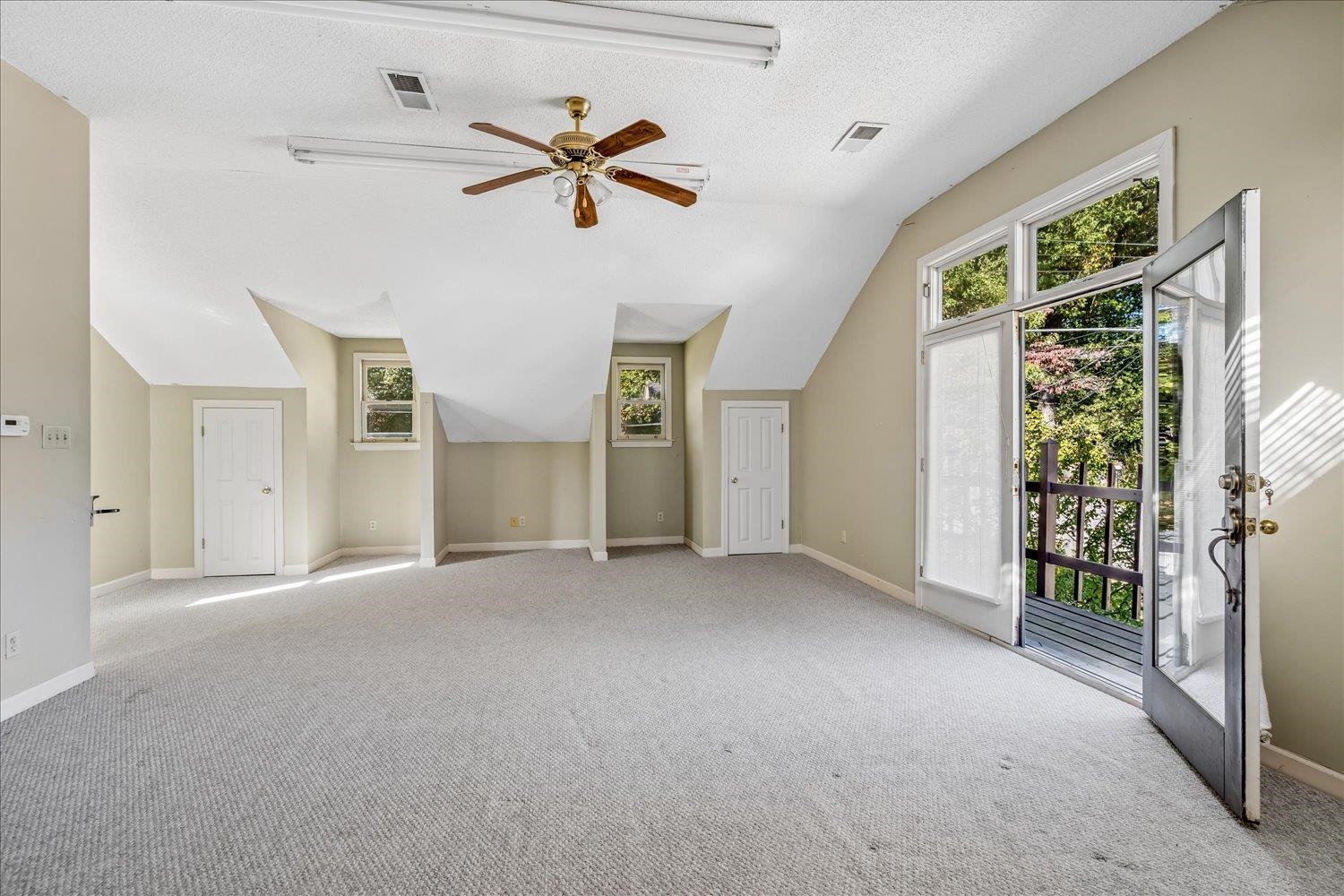 307 S Grove Park Rd S Property Photo 23