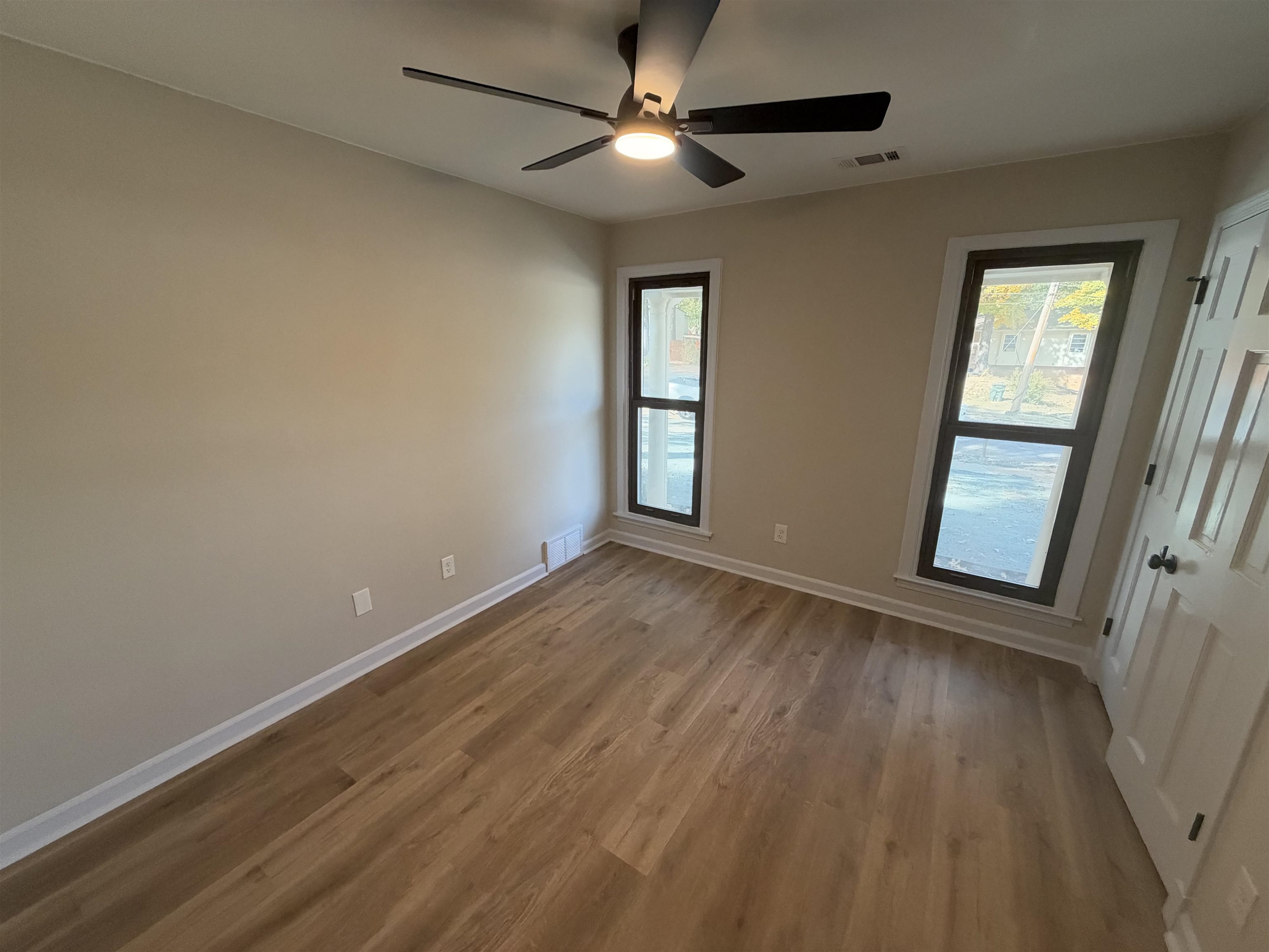 5235 Banbury Dr Property Photo 16