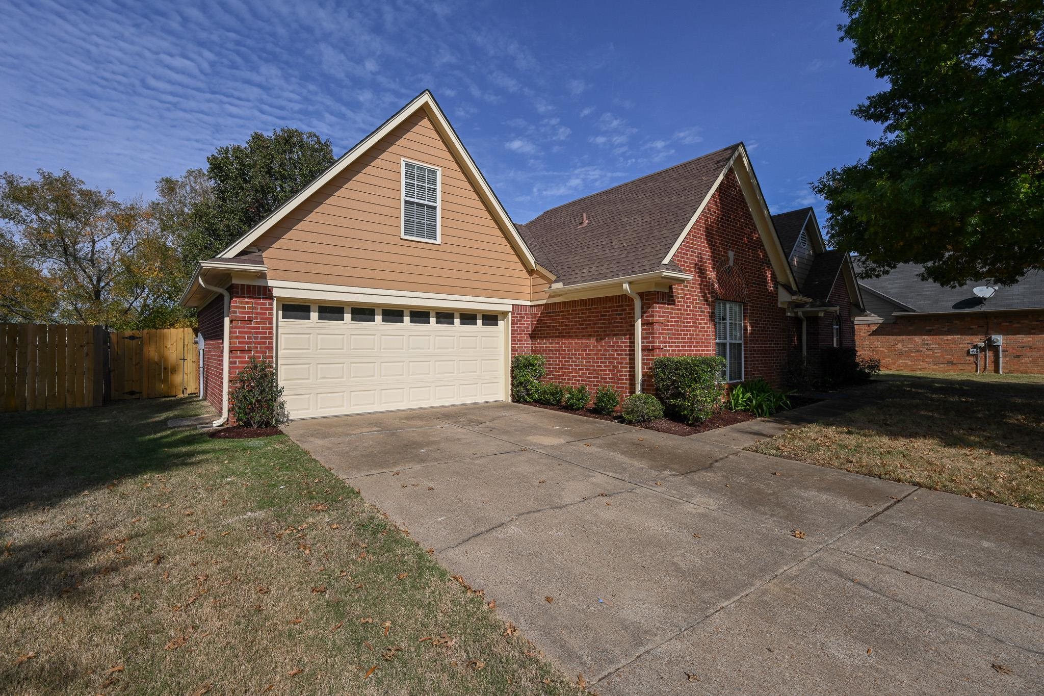 945 Lakemont Dr Property Photo 7