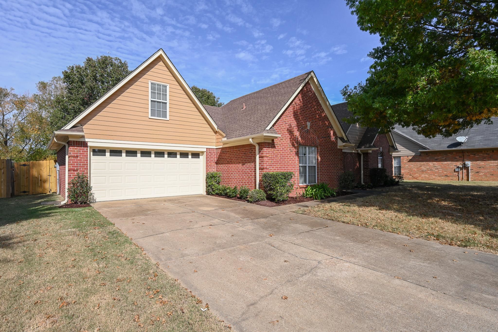 945 Lakemont Dr Property Photo 8