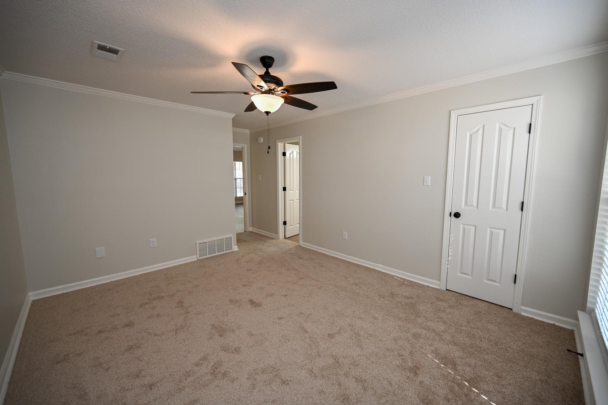 945 Lakemont Dr Property Photo 19