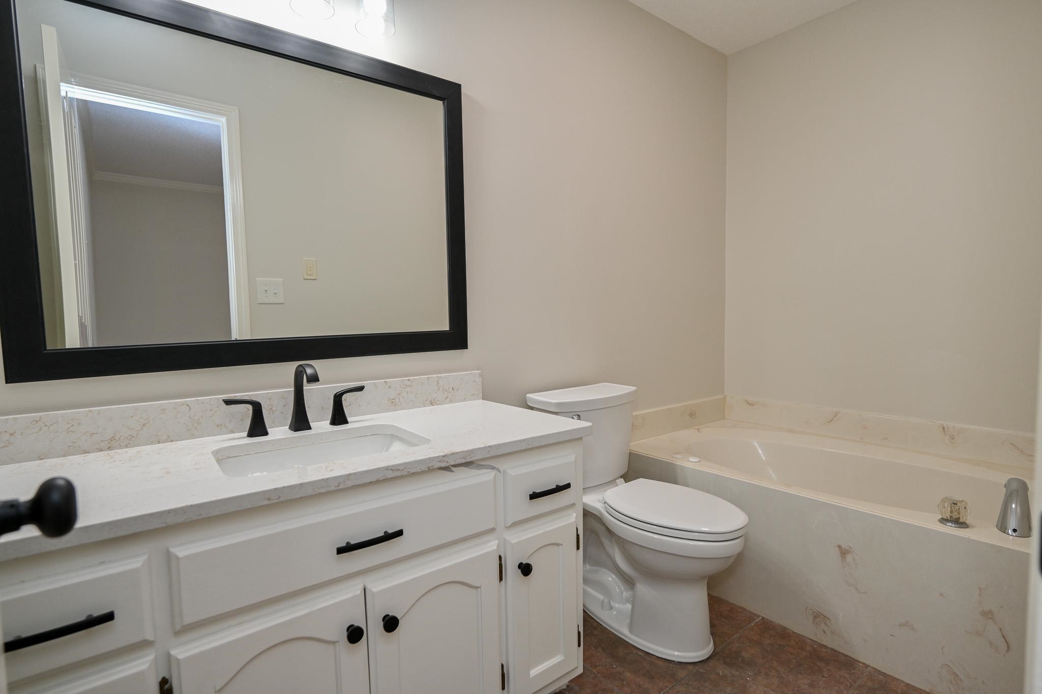 945 Lakemont Dr Property Photo 20