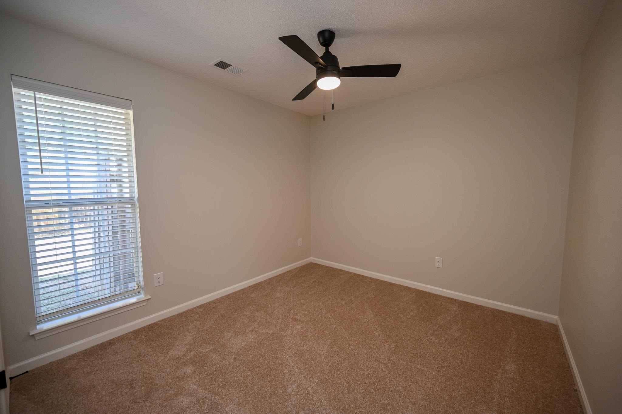 945 Lakemont Dr Property Photo 22