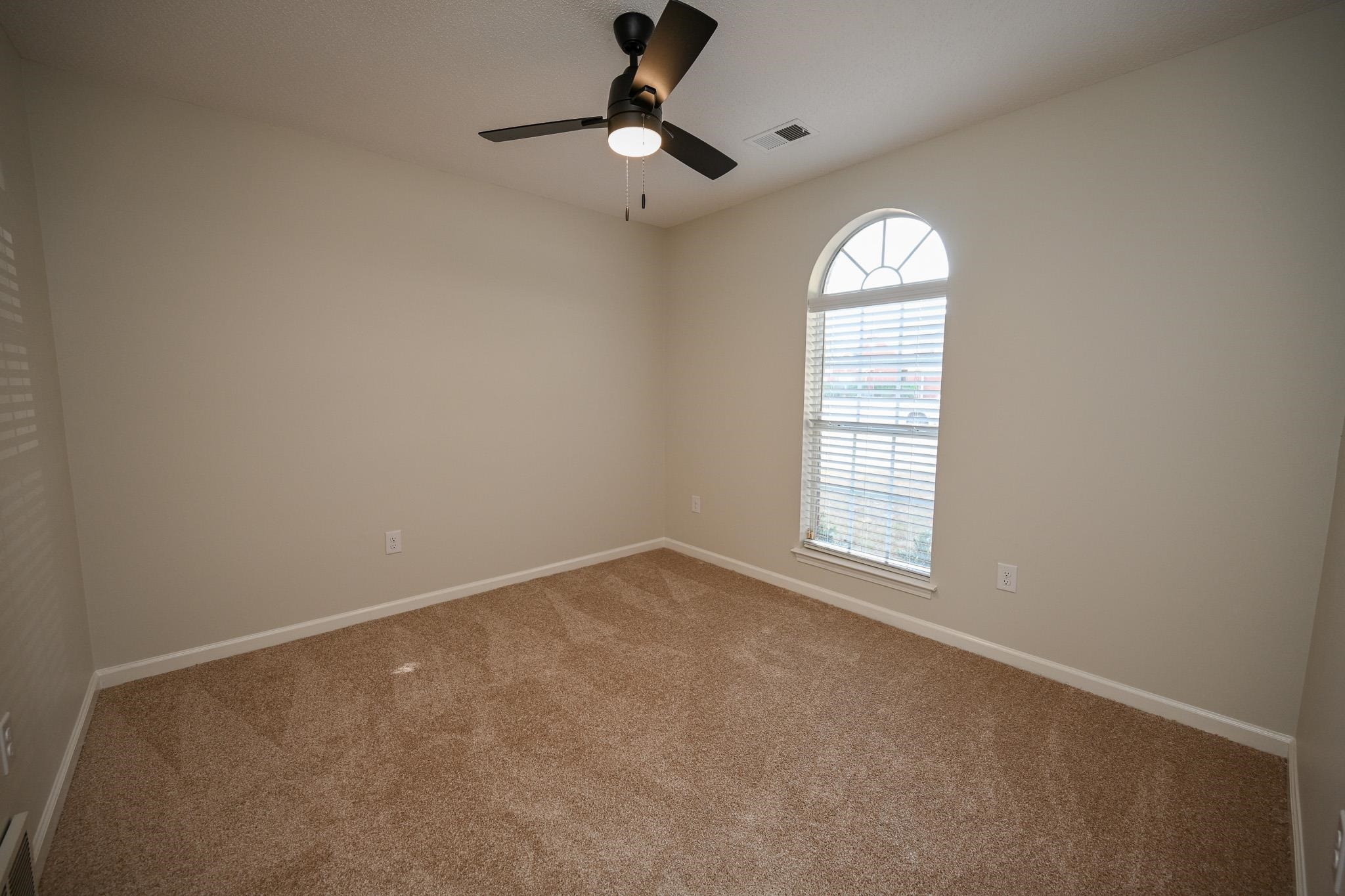 945 Lakemont Dr Property Photo 24