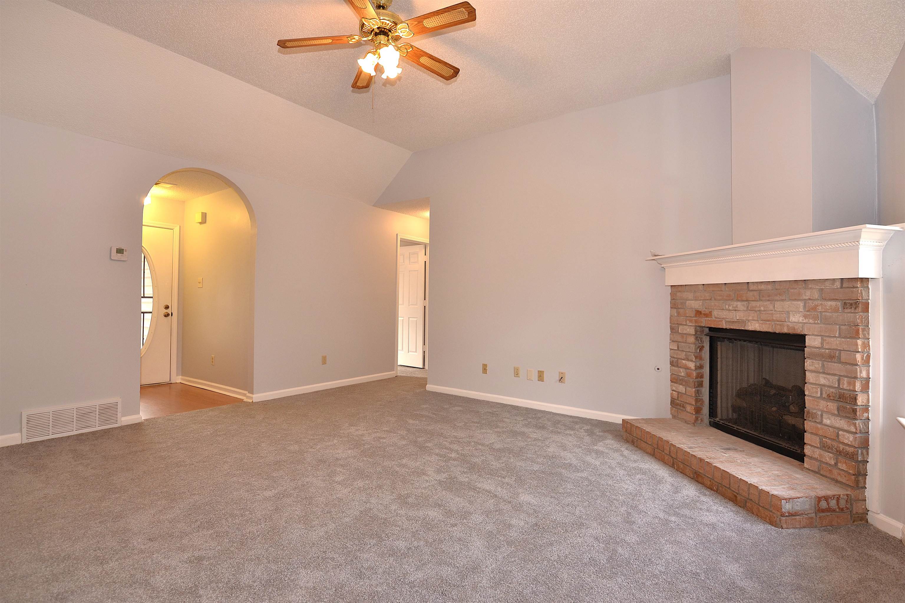 7076 Maplewood Dr Property Photo 3