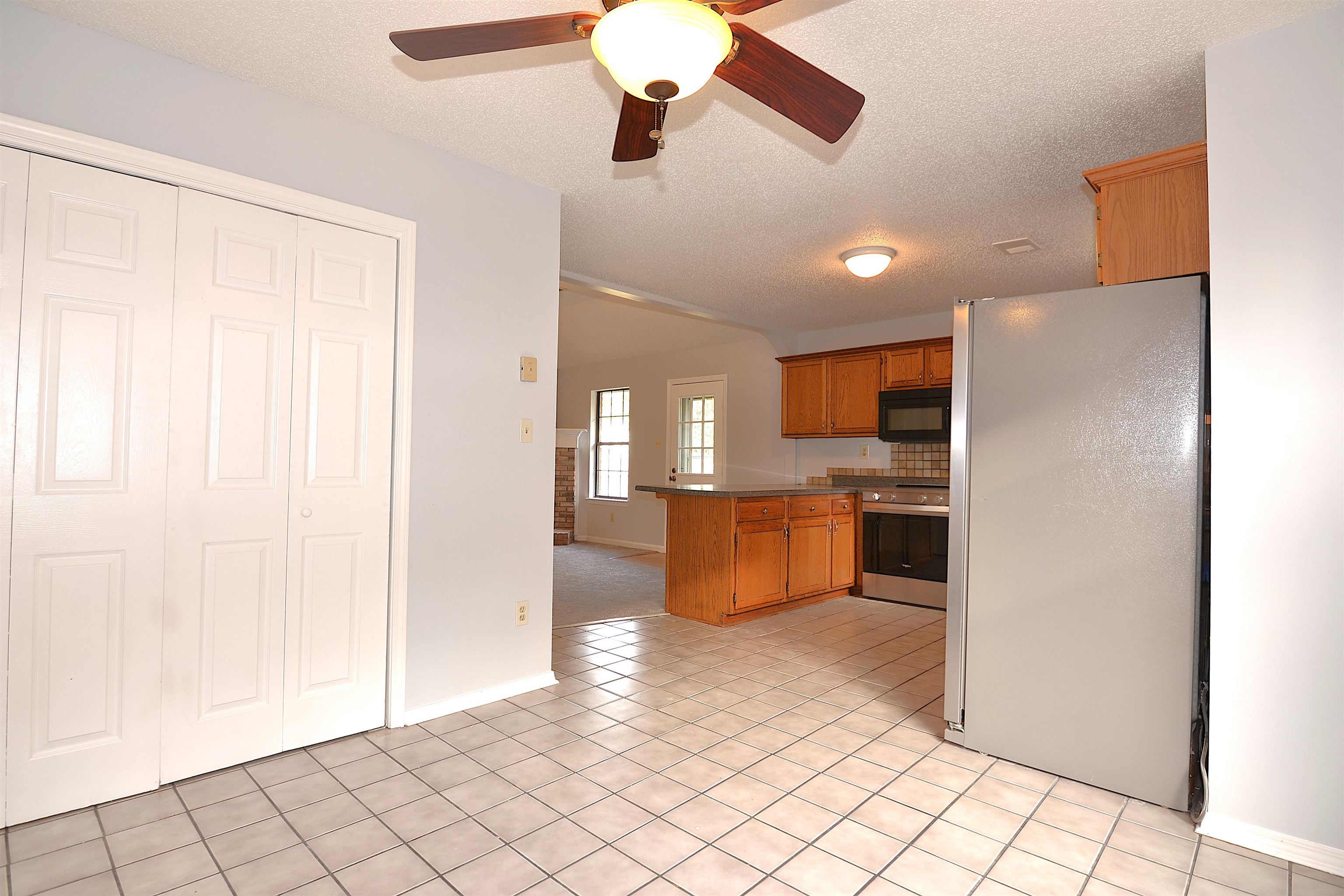 7076 Maplewood Dr Property Photo 8