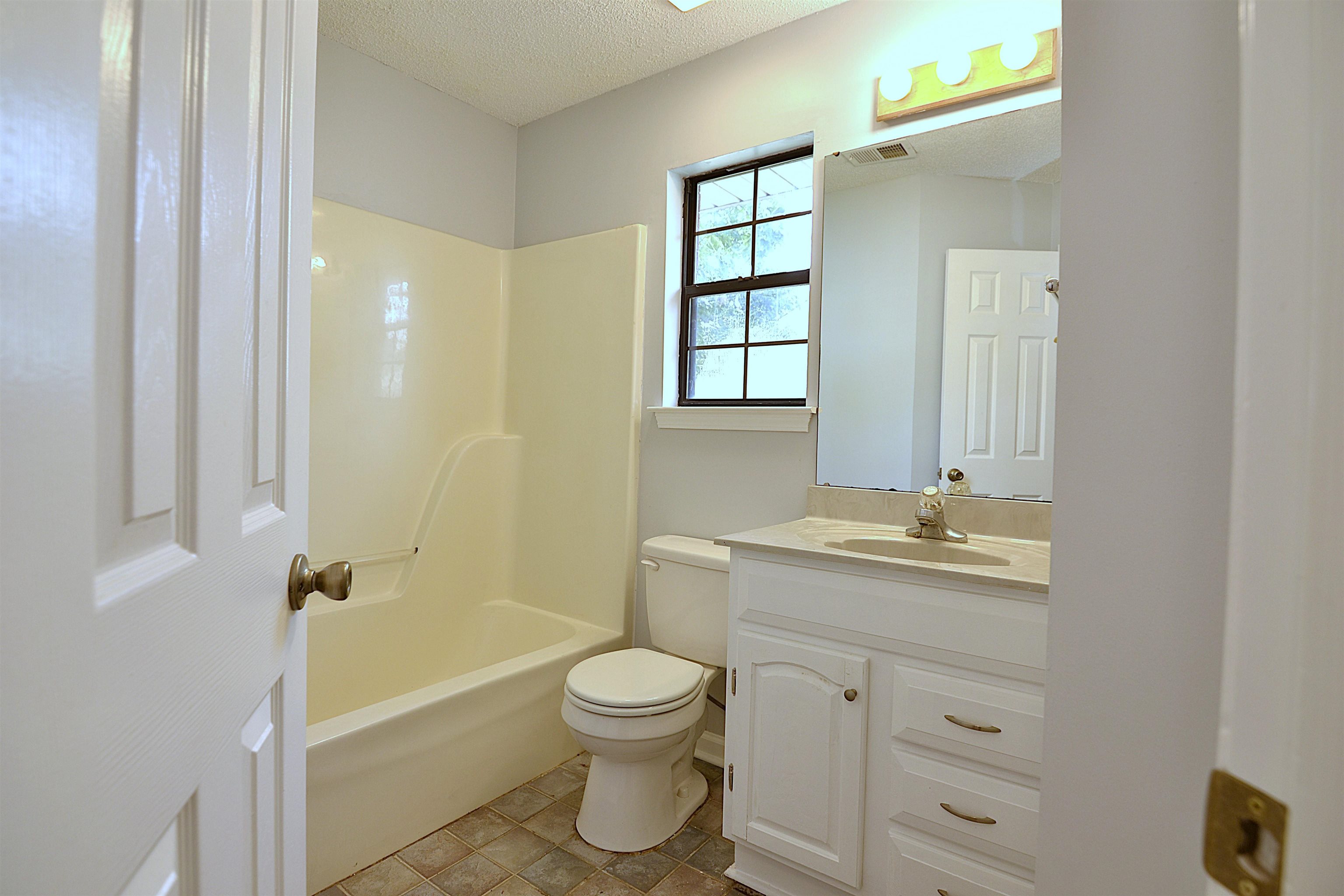 7076 Maplewood Dr Property Photo 18