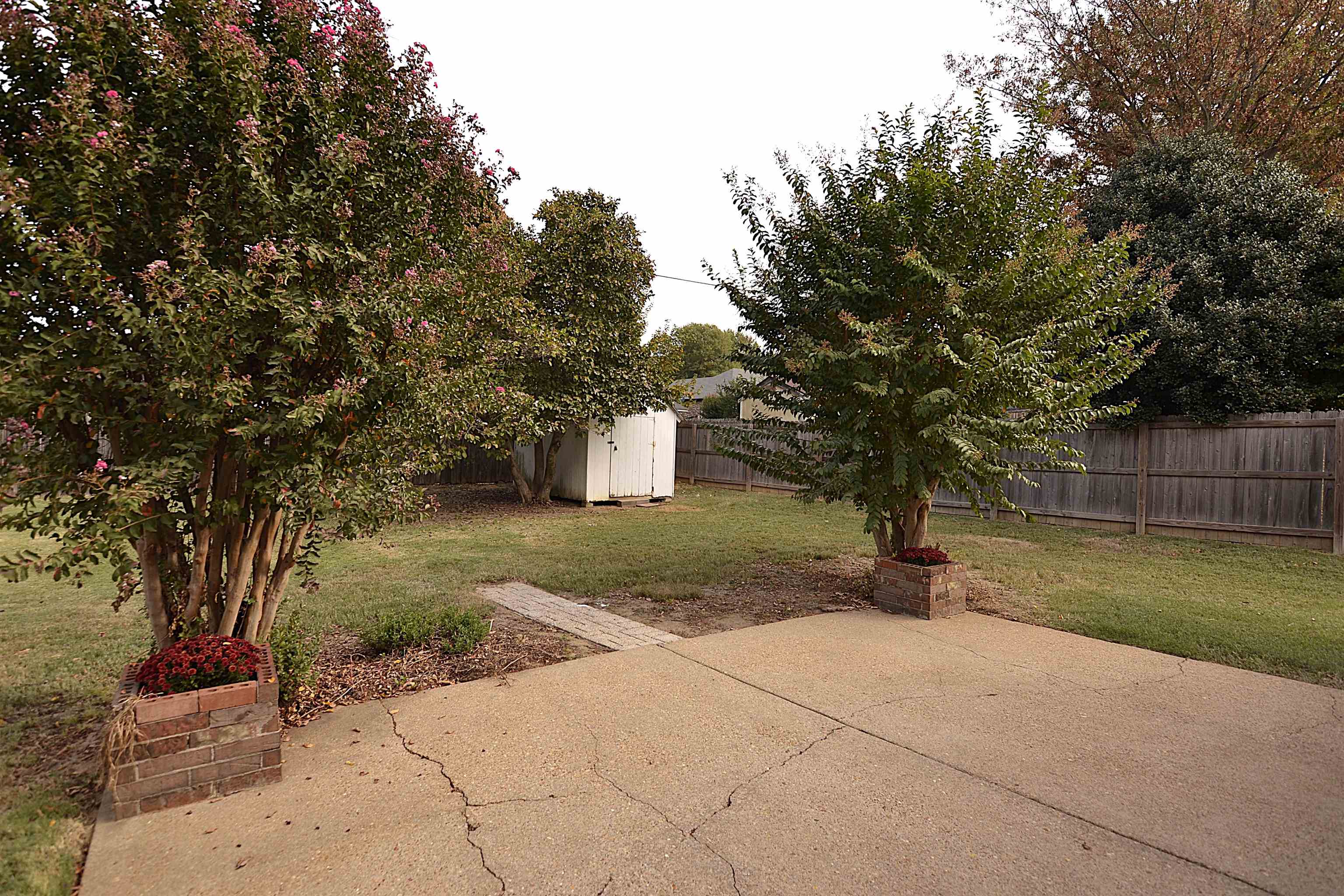 7076 Maplewood Dr Property Photo 20