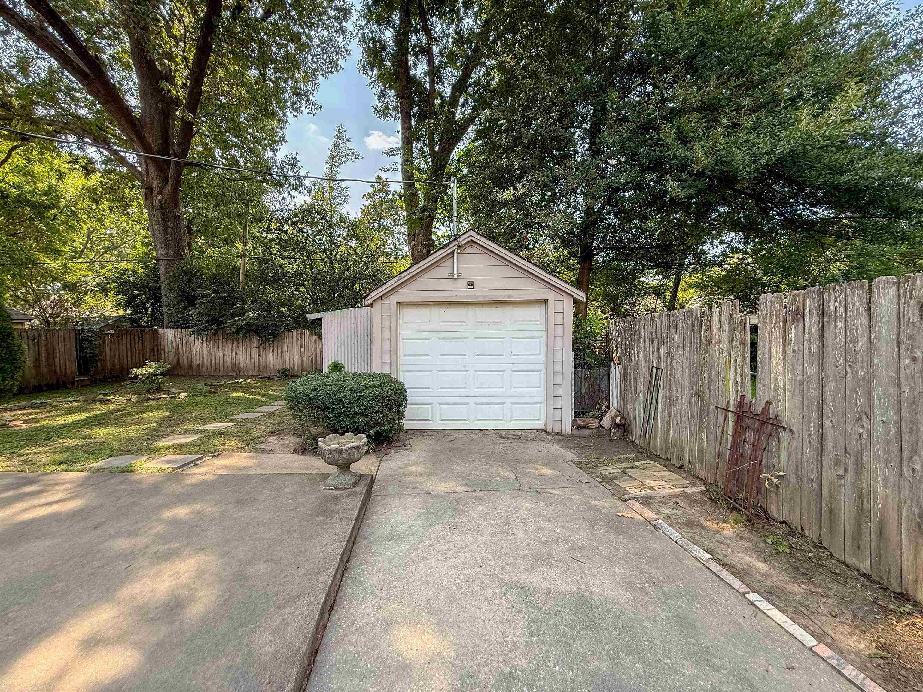 205 S Reese St Property Photo 22