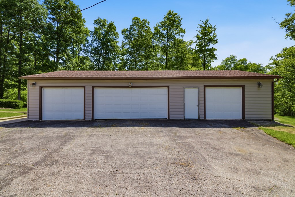 190 County Rd 800 Property Photo 6