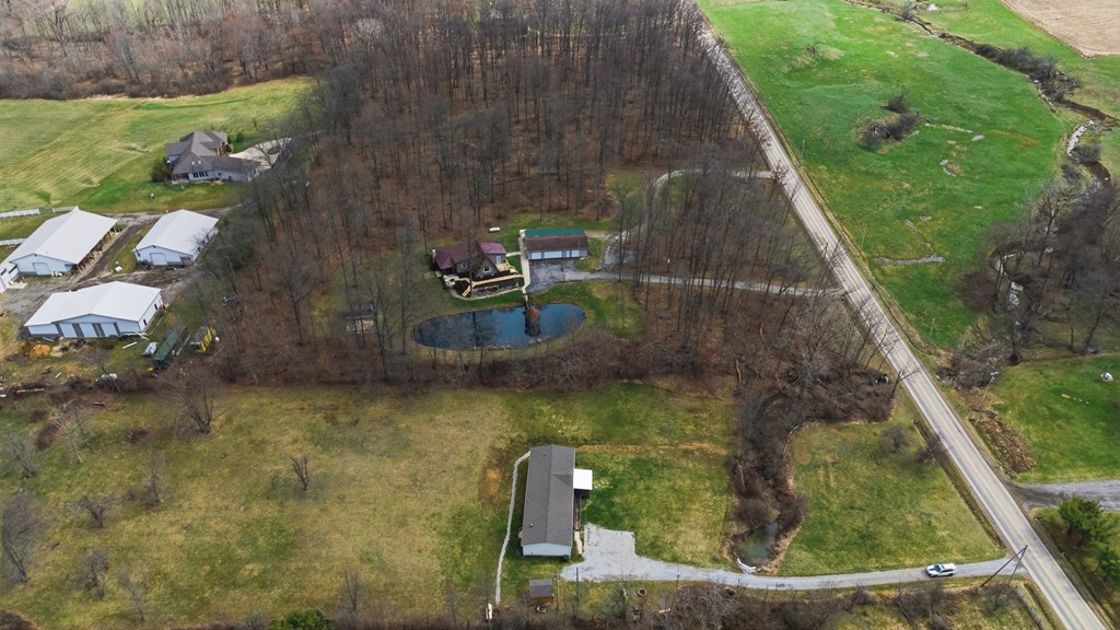 190 County Rd 800 Property Photo 54