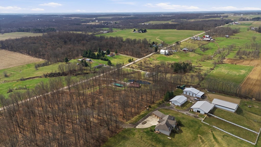 190 County Rd 800 Property Photo 58