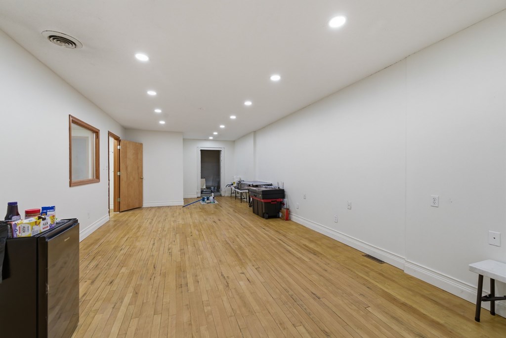 52 W Main St Property Photo 10
