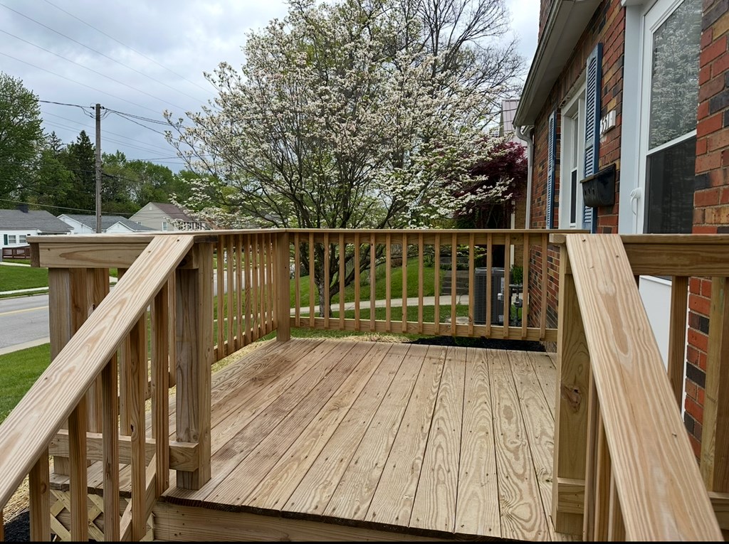 551 Cline Ave Property Photo 3