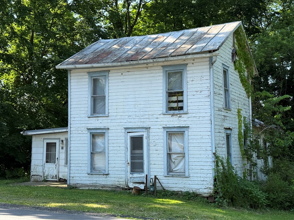 59 Maine St Property Photo 3