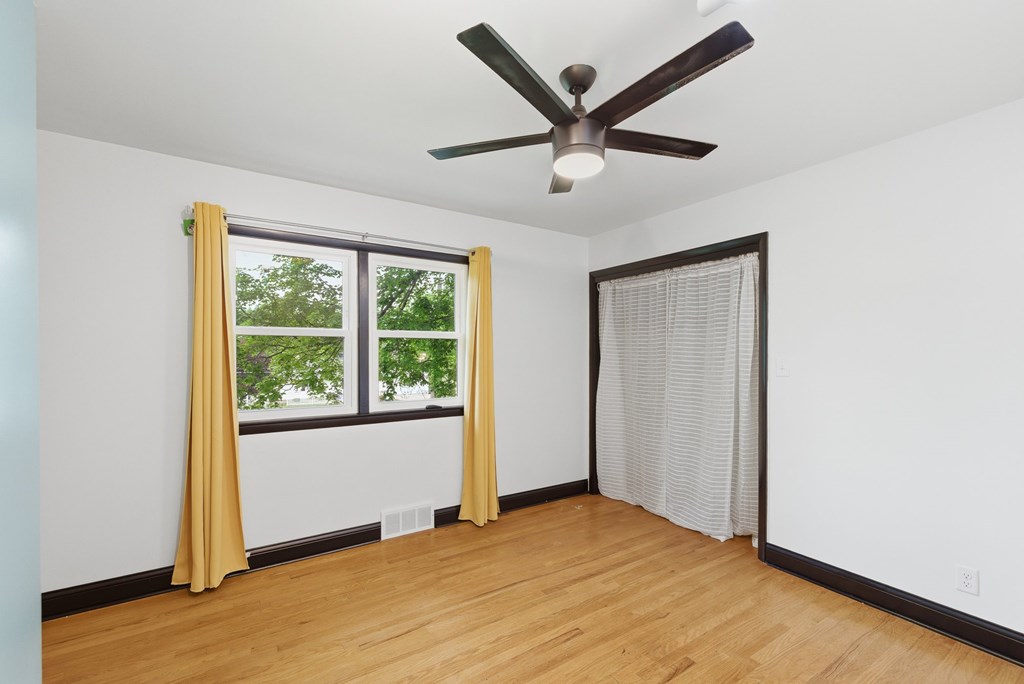807 Hillcrest Dr. Property Photo 16