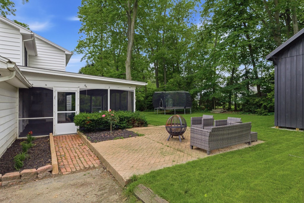 807 Hillcrest Dr. Property Photo 22