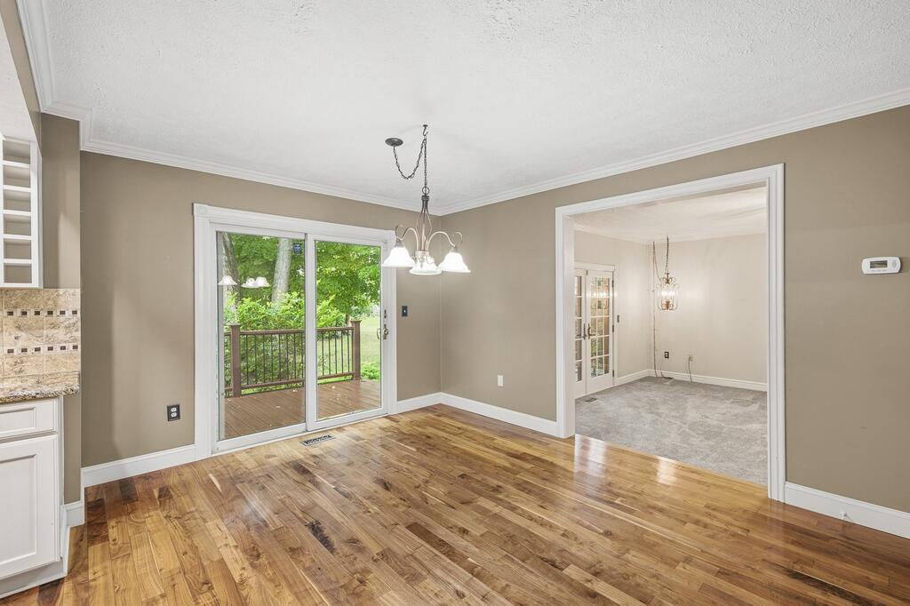 2316 Woodview Ct. Property Photo 9