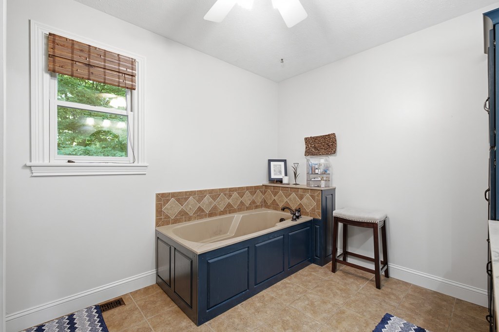 2316 Woodview Ct. Property Photo 17