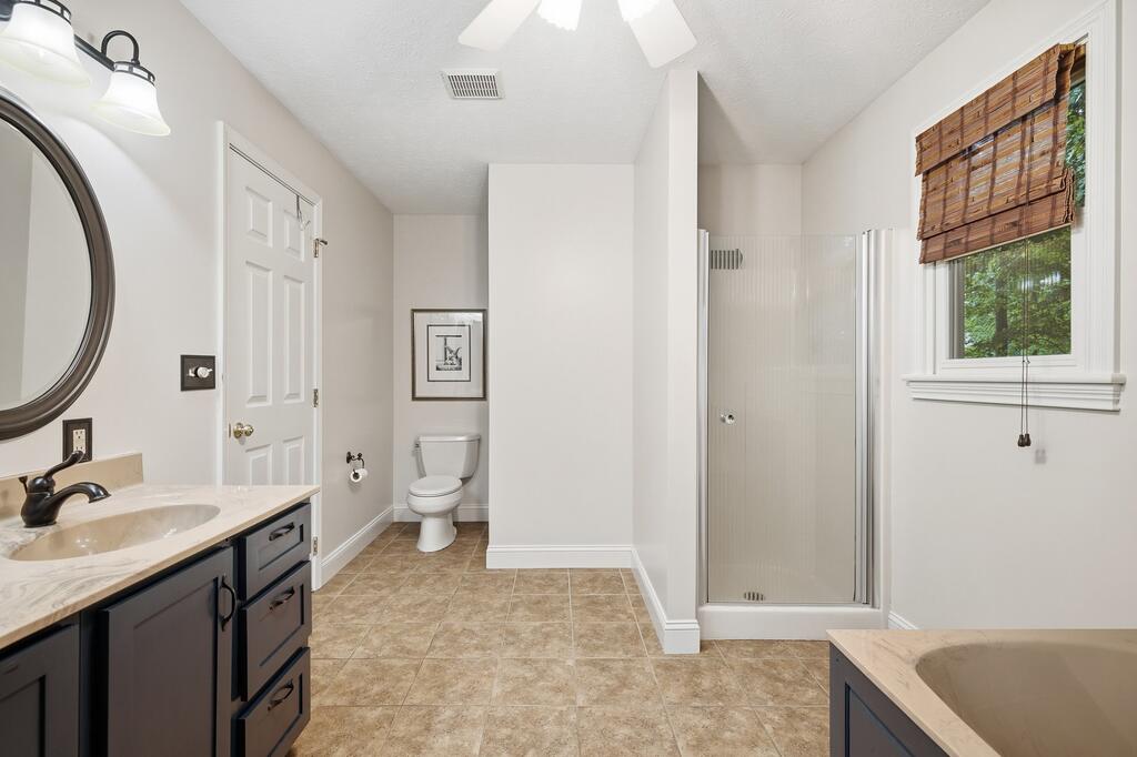 2316 Woodview Ct. Property Photo 20