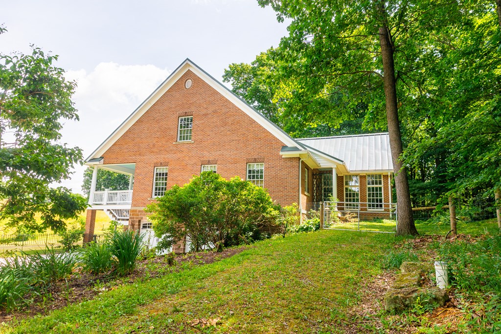 7575 Brown Property Photo 6