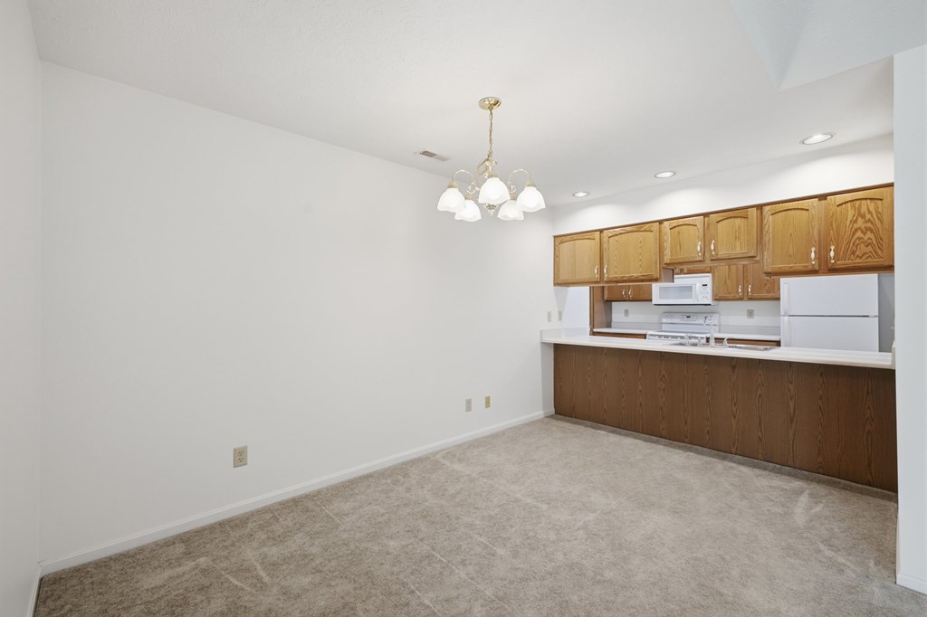 952 Oakbrook Dr Property Photo 7