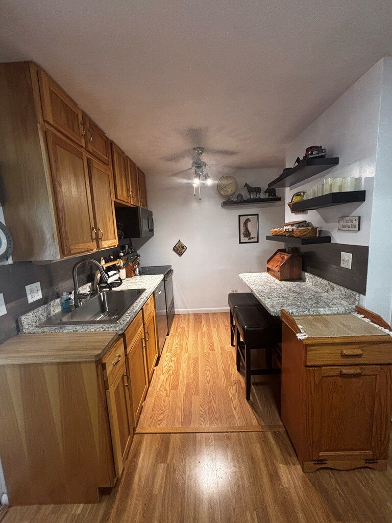 301 W Walnut St Property Photo 10