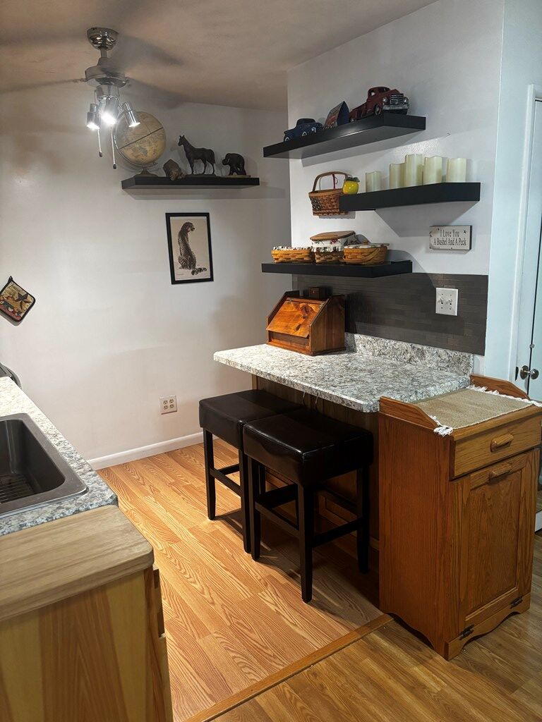 301 W Walnut St Property Photo 11