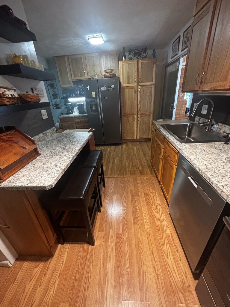 301 W Walnut St Property Photo 14