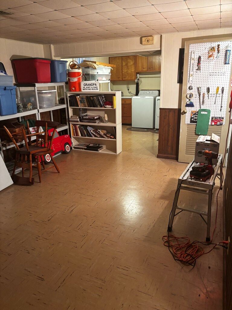 301 W Walnut St Property Photo 35