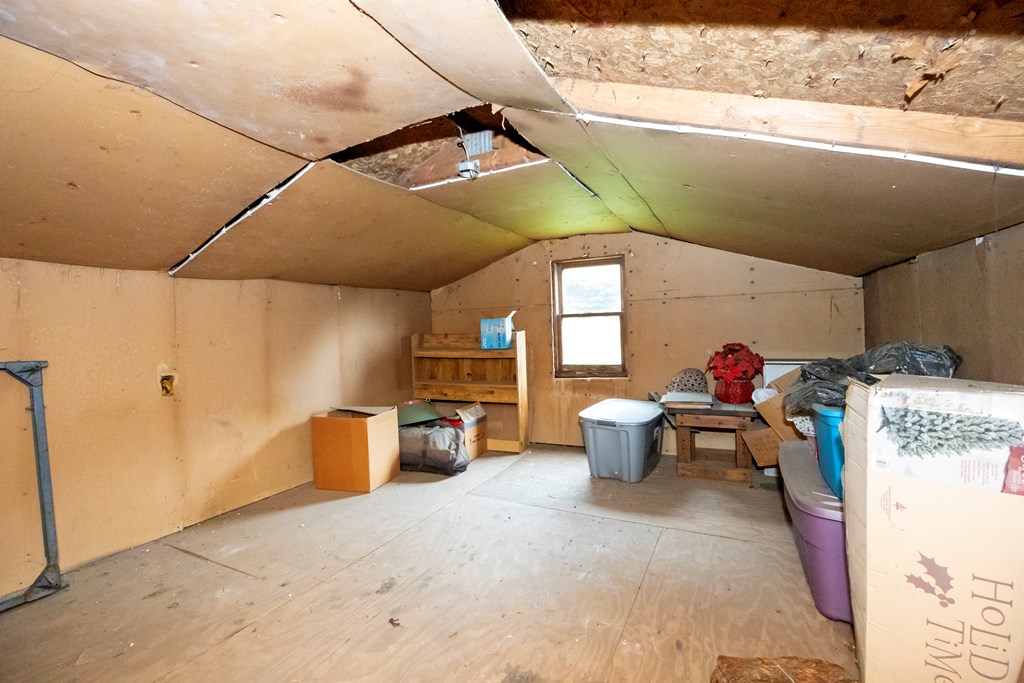 2579 County Road 1075 Property Photo 13