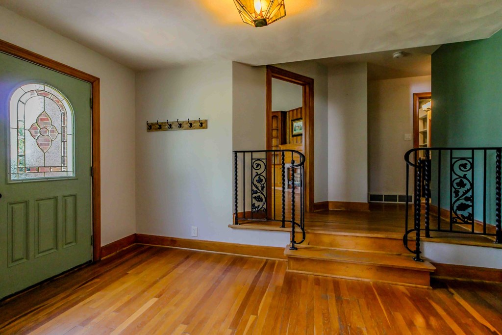 1060 Broad St Property Photo 3