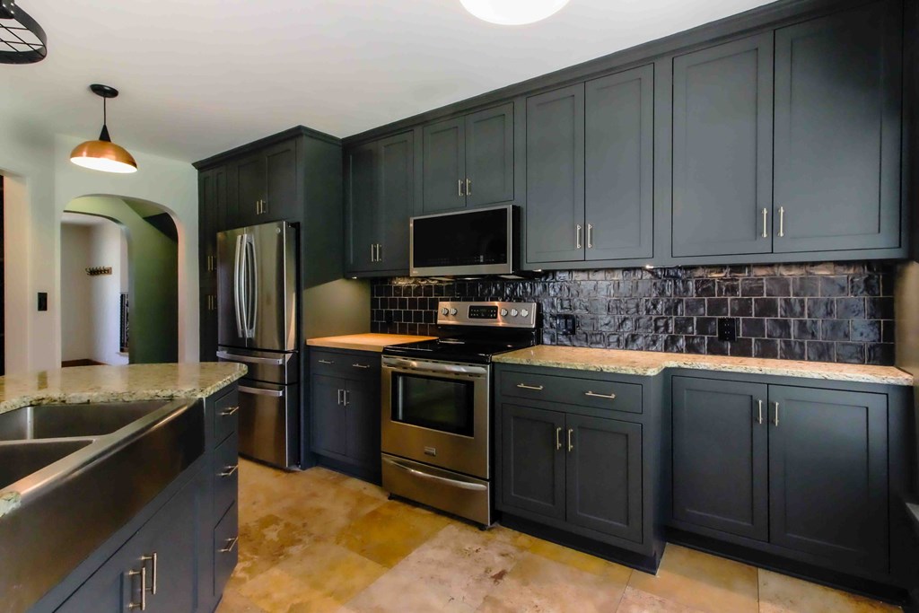 1060 Broad St Property Photo 11