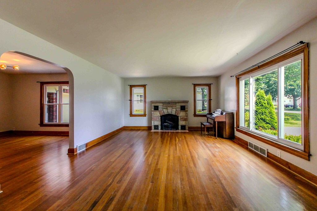 1060 Broad St Property Photo 16