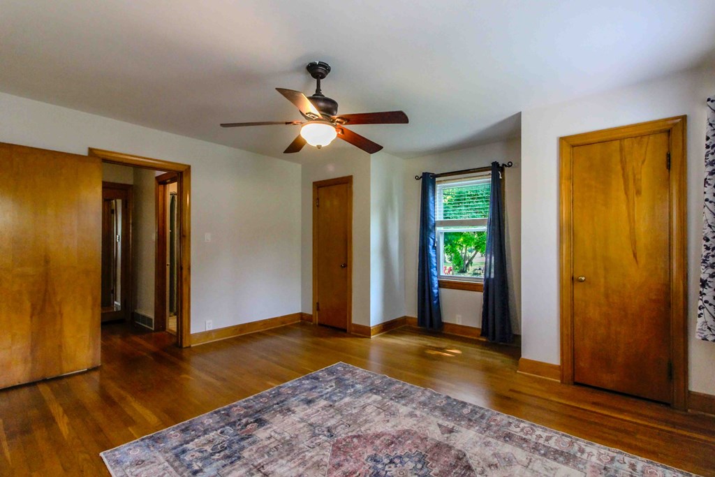 1060 Broad St Property Photo 17