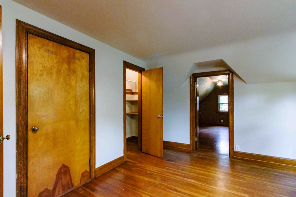 1060 Broad St Property Photo 20
