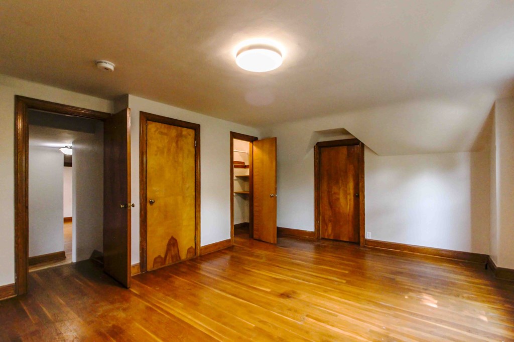 1060 Broad St Property Photo 24