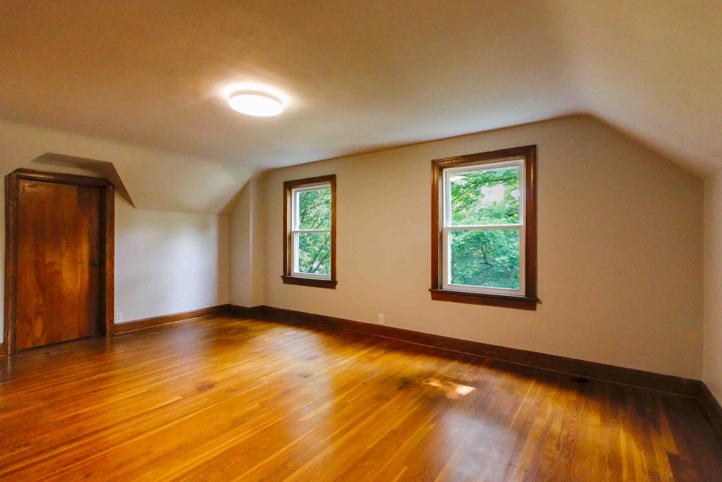 1060 Broad St Property Photo 25