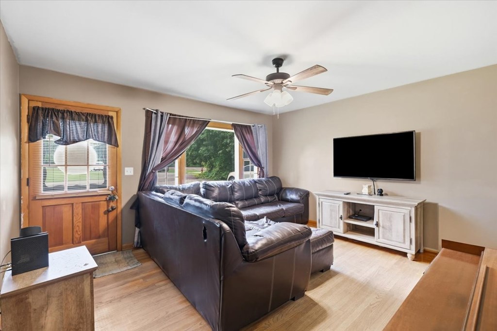 15 E Mound St Property Photo 4