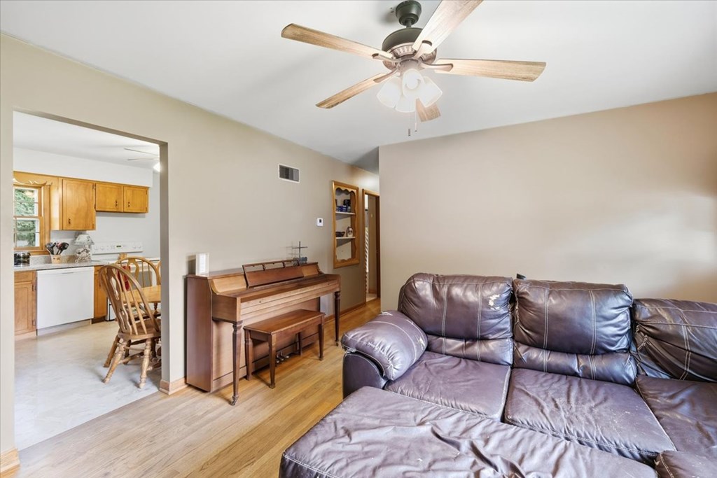 15 E Mound St Property Photo 5