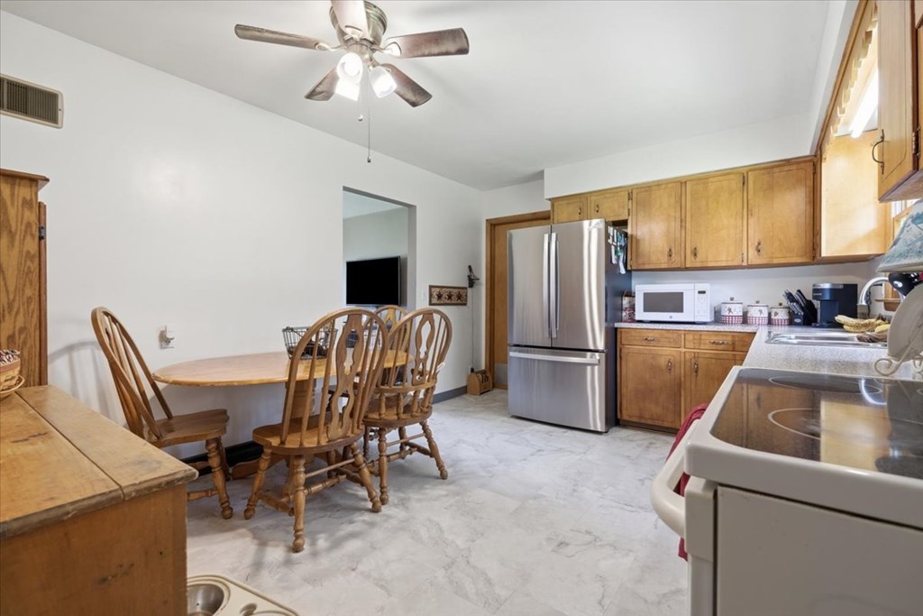 15 E Mound St Property Photo 7