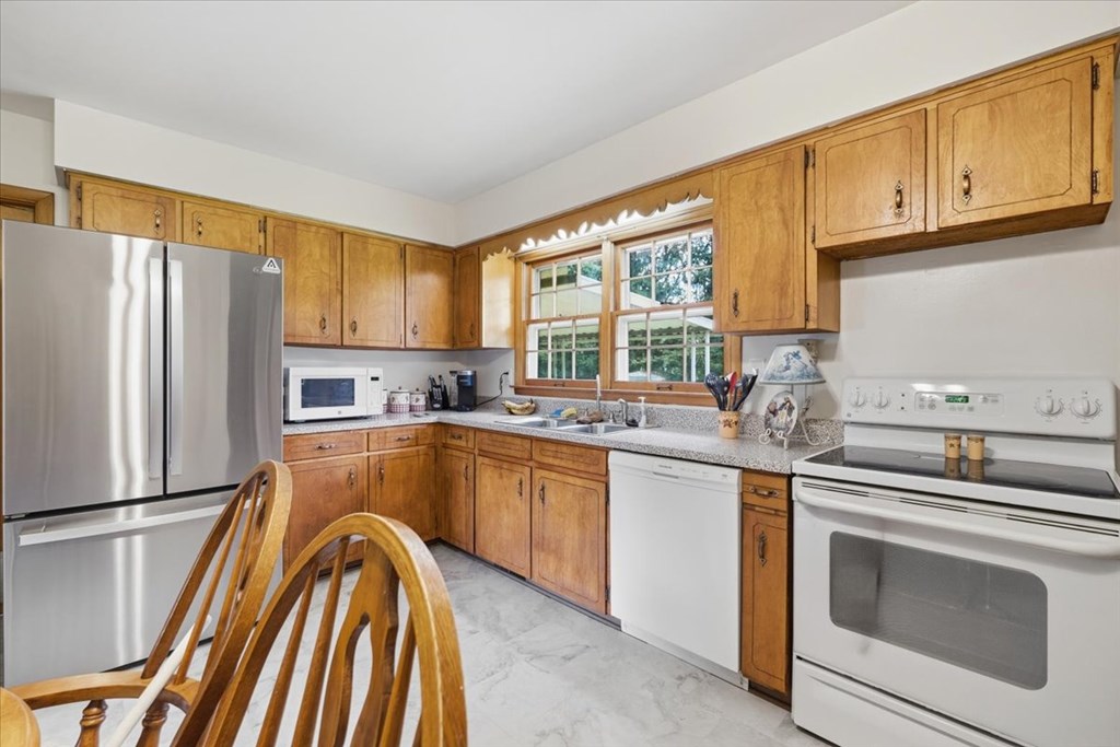 15 E Mound St Property Photo 8