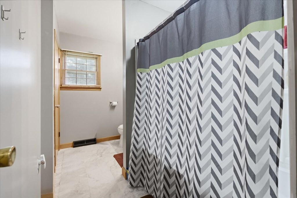 15 E Mound St Property Photo 9