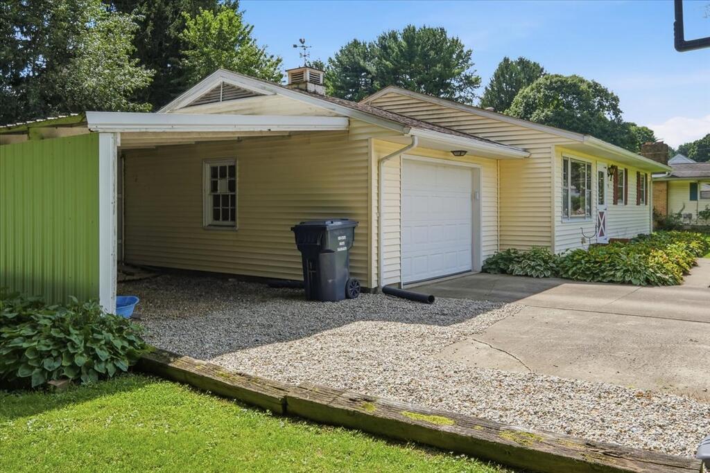 15 E Mound St Property Photo 34