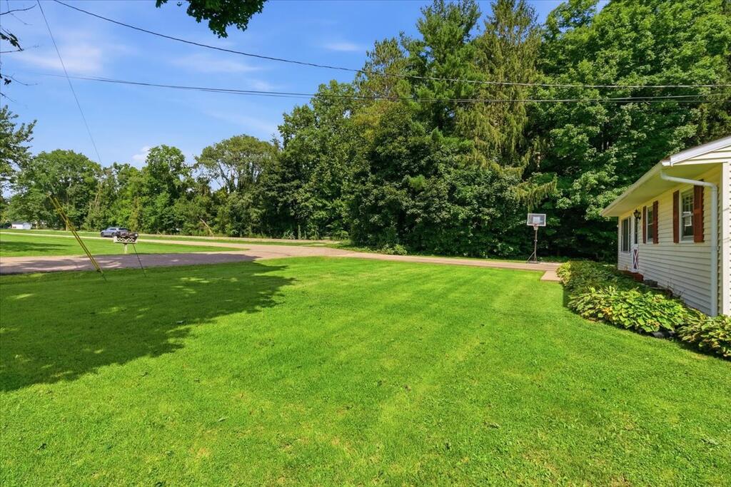 15 E Mound St Property Photo 36