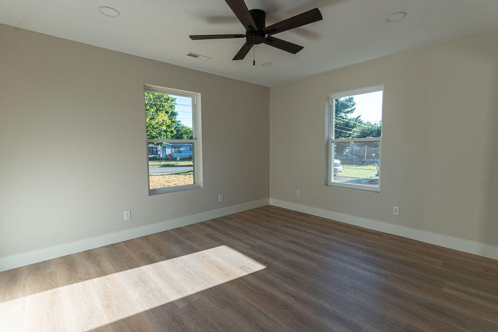 22 Summit Avenue Property Photo 27