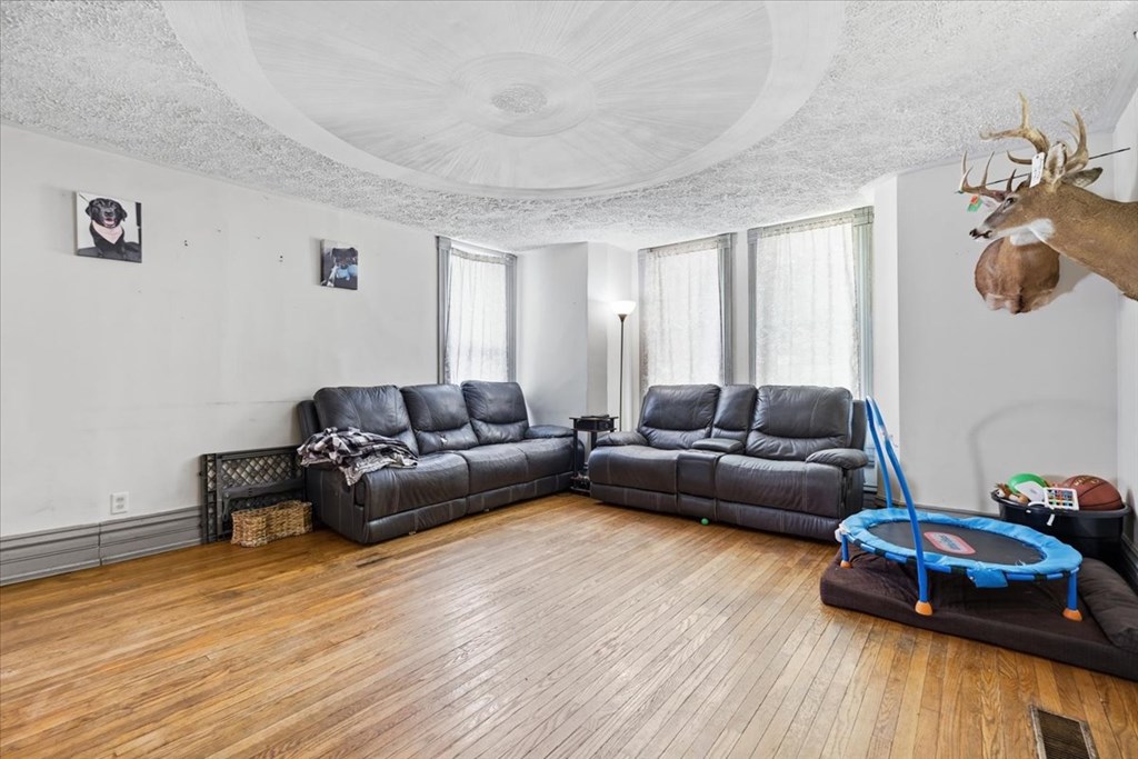 1276 Wolford Road Property Photo 3