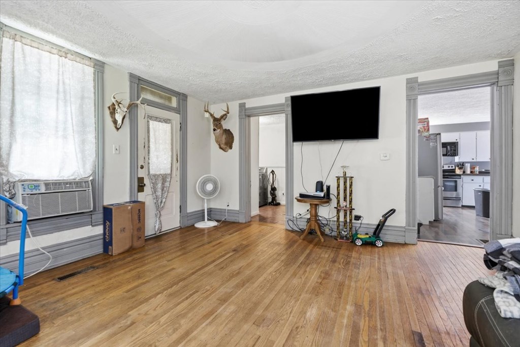 1276 Wolford Road Property Photo 4